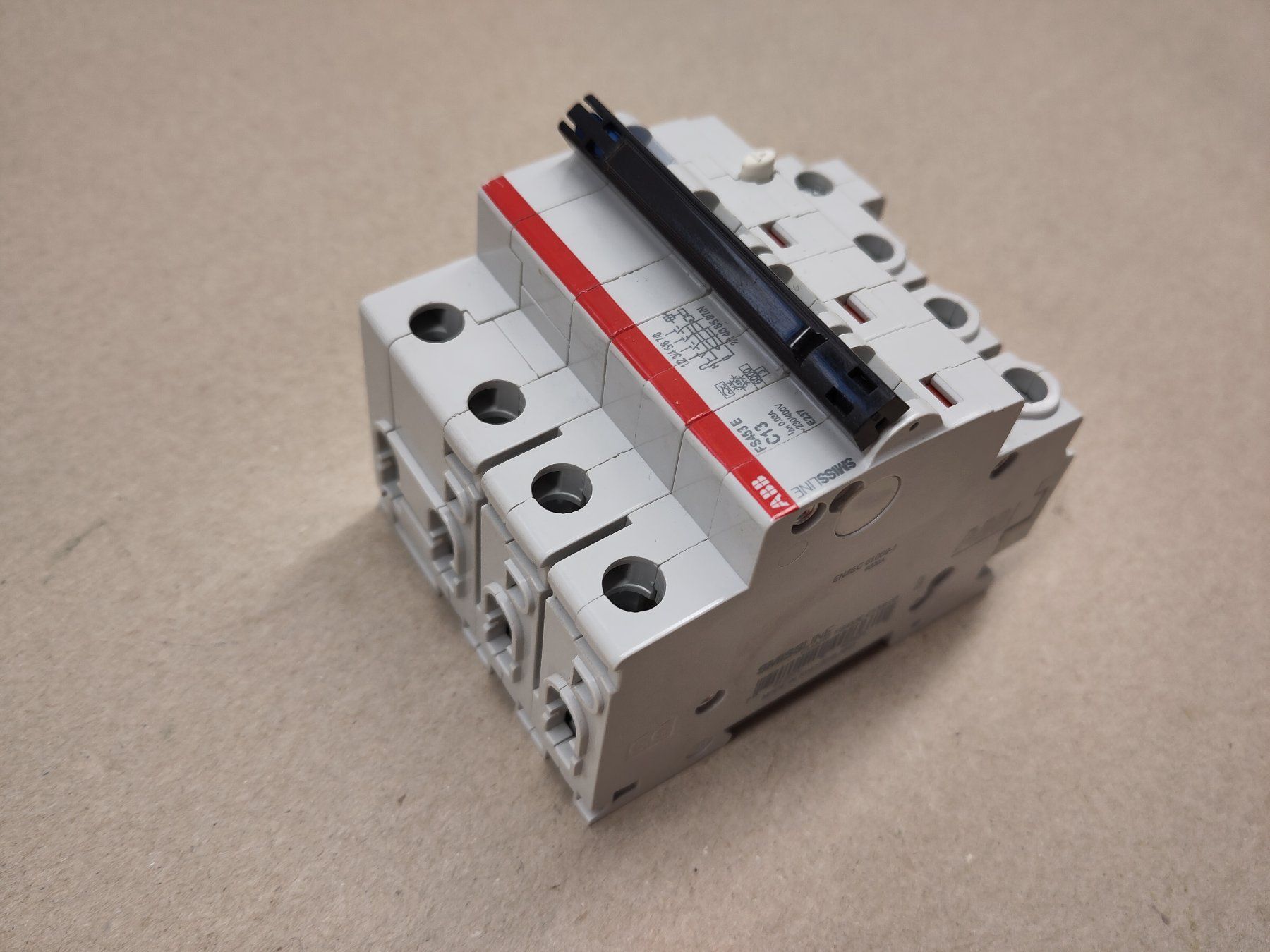 ABB Interrupteurs: FI-LS ABB C 13A 30mA 4polig FS453 E – D'occasion à Schmitten FR par SirLanzelot 6