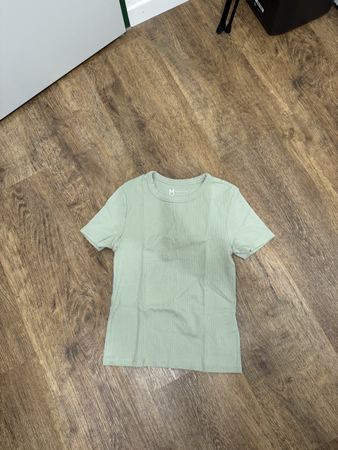 Grünes T-Shirt Gr. M 