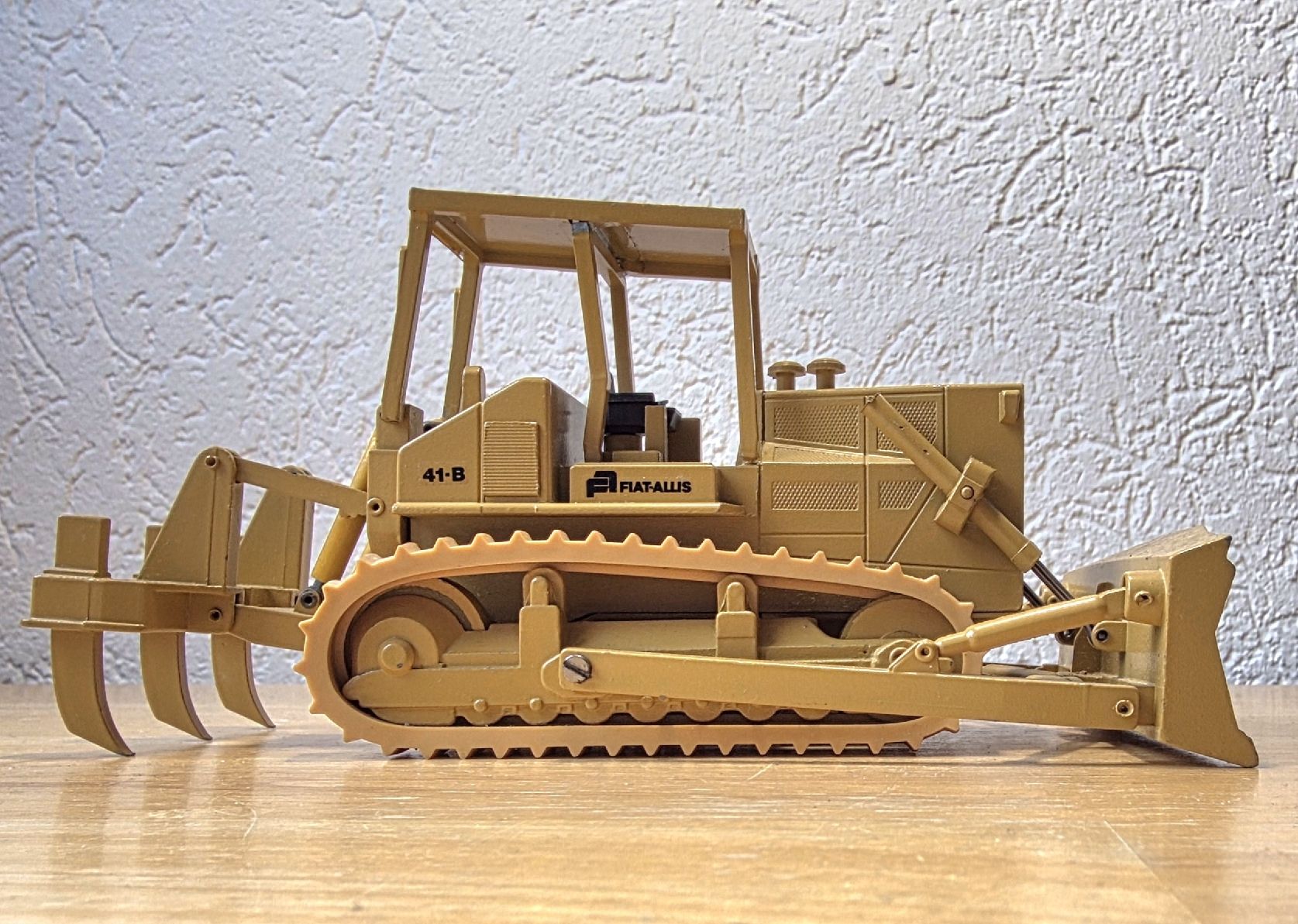 Modellbausätze & Standmodelle: Fiat Allis 41-B Planierraupe, Sammlermodell – Gebraucht aus Männedorf von Modellbau-wyss 1