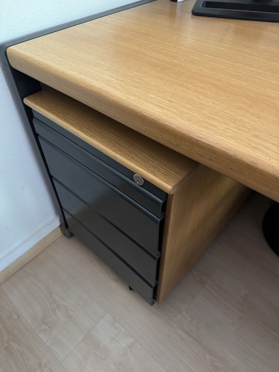 Schreibtische: Bürotisch, Corpus und Kommode im Set – Gebraucht aus Zürich von marija_v 1