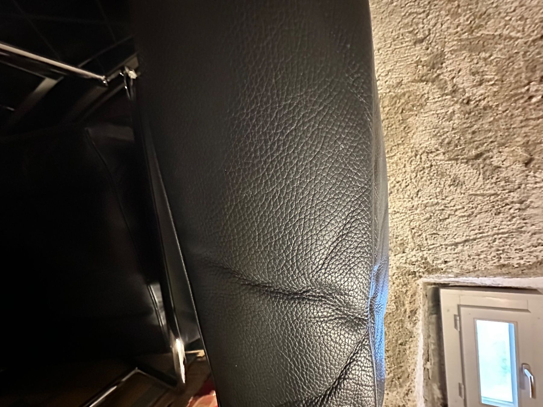 Le Corbusier Sessel: Lecorbusier Sessel Original Cassina LC2 – Gebraucht aus Diessenhofen von  5