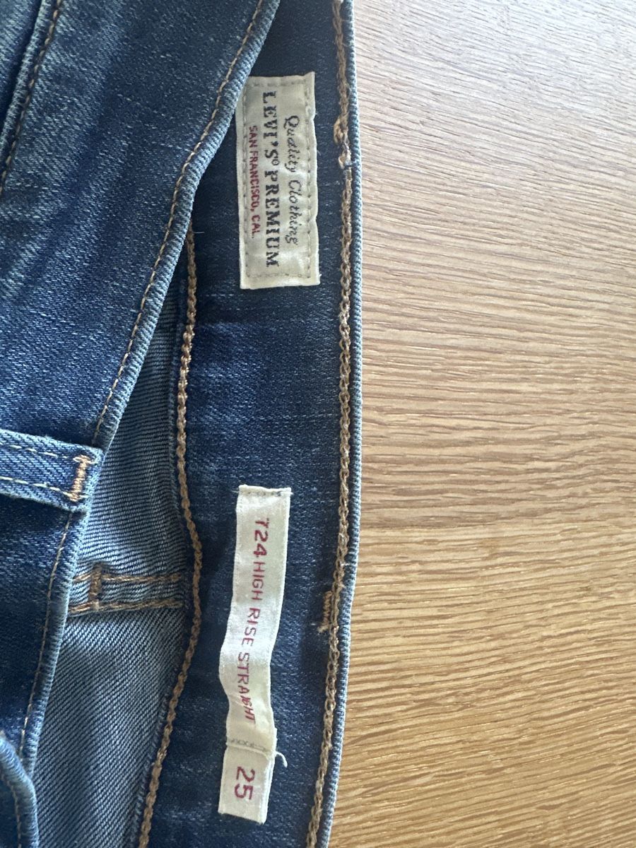 Levi's Jeans: Levis Jeans Dunkelblau – Neu (gemäss Beschreibung) aus Wettswil von ann_cdf7 1