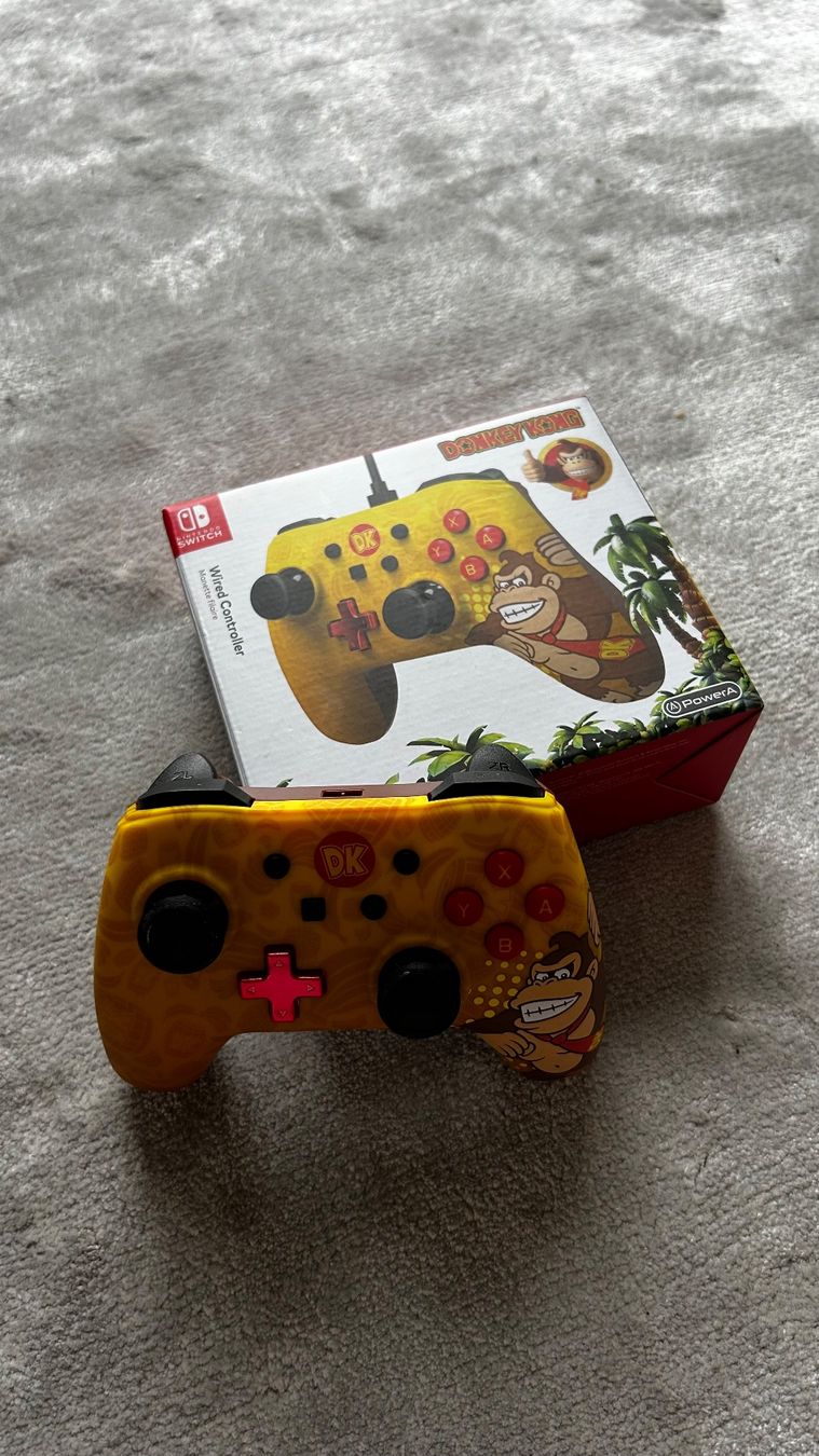 Nintendo Giochi: Switch-Controller (Donkey Kong) – Nuovo (secondo la descrizione) da Zürich venduto da Cedi124