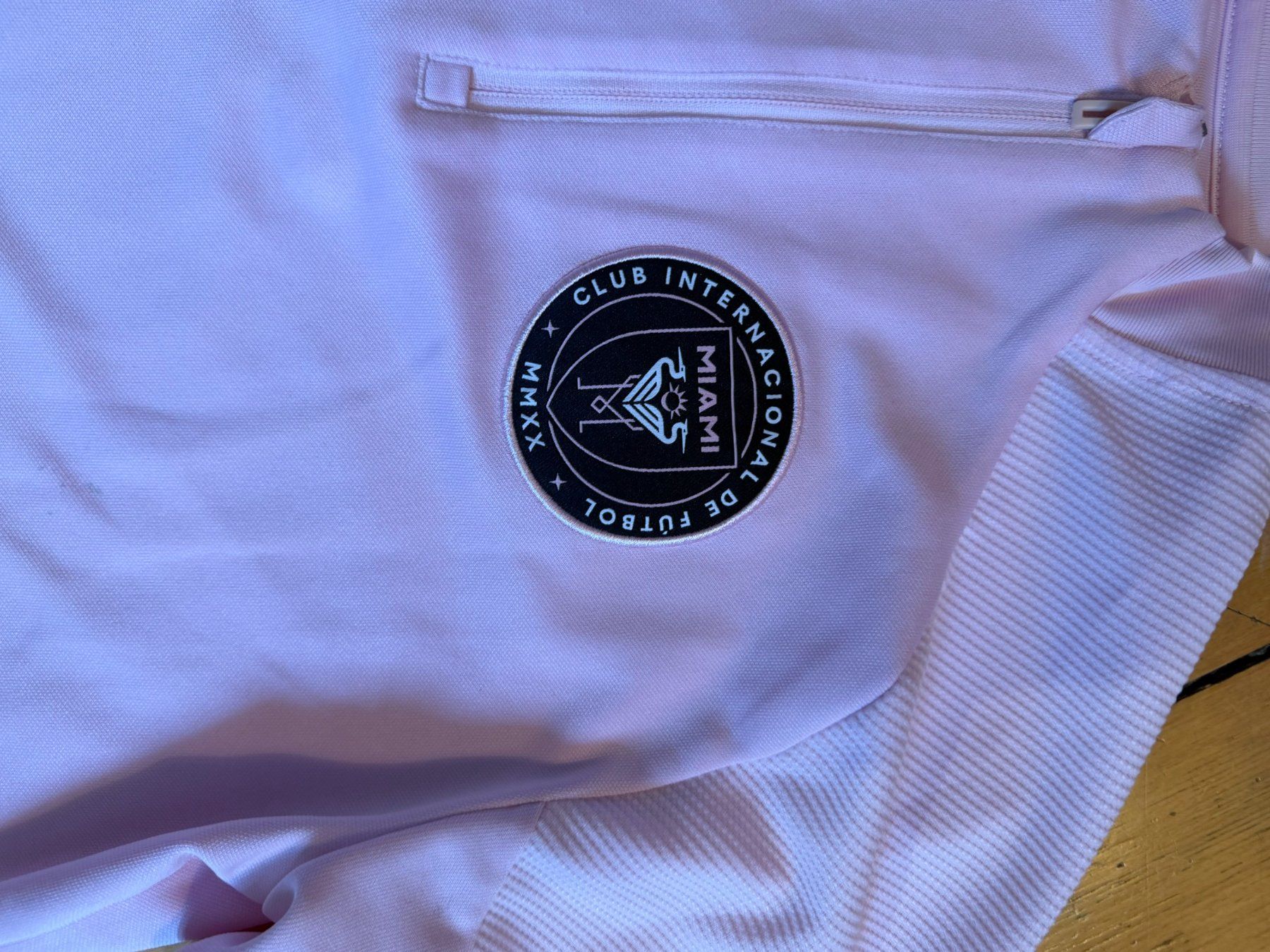 Jacken: Veste zippée Inter Miami adidas rose pâle – Gebraucht aus Genève von rij_7zrr 1