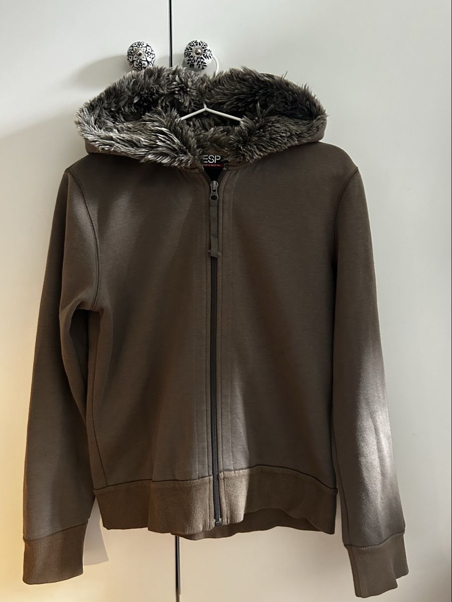 Esprit Giacche: Jacke mit Fellkapuze – Usato da Uster venduto da alin13e