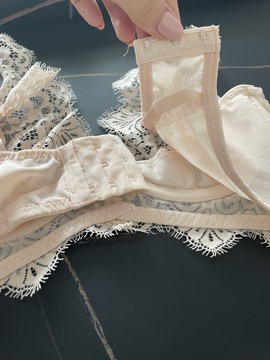Autres dessous: Spitzenunterwäsche  – D'occasion à Zürich par car_26mh 4