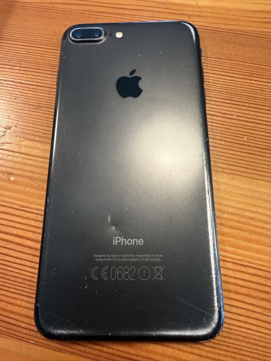 Apple Telefoni cellulari / Smartphones: iPhone 7 Plus, Black, 128GB – Usato da Zernez venduto da danielgrunder 3