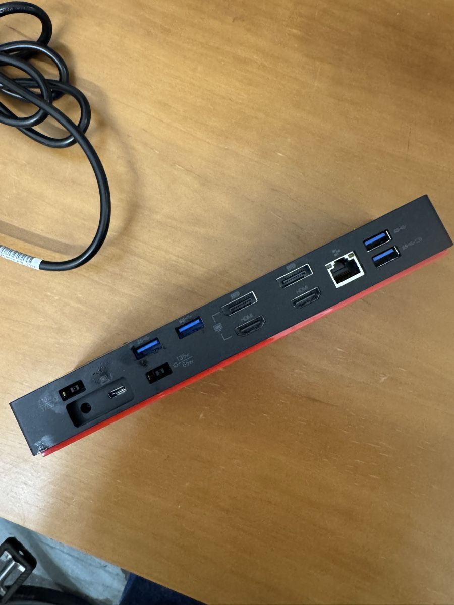 Lenovo Docking station: Lenovo ThinkPad Thunderbolt 3 Dock Gen 2 Type 40AN – Usato da Bern venduto da Chabu07 1
