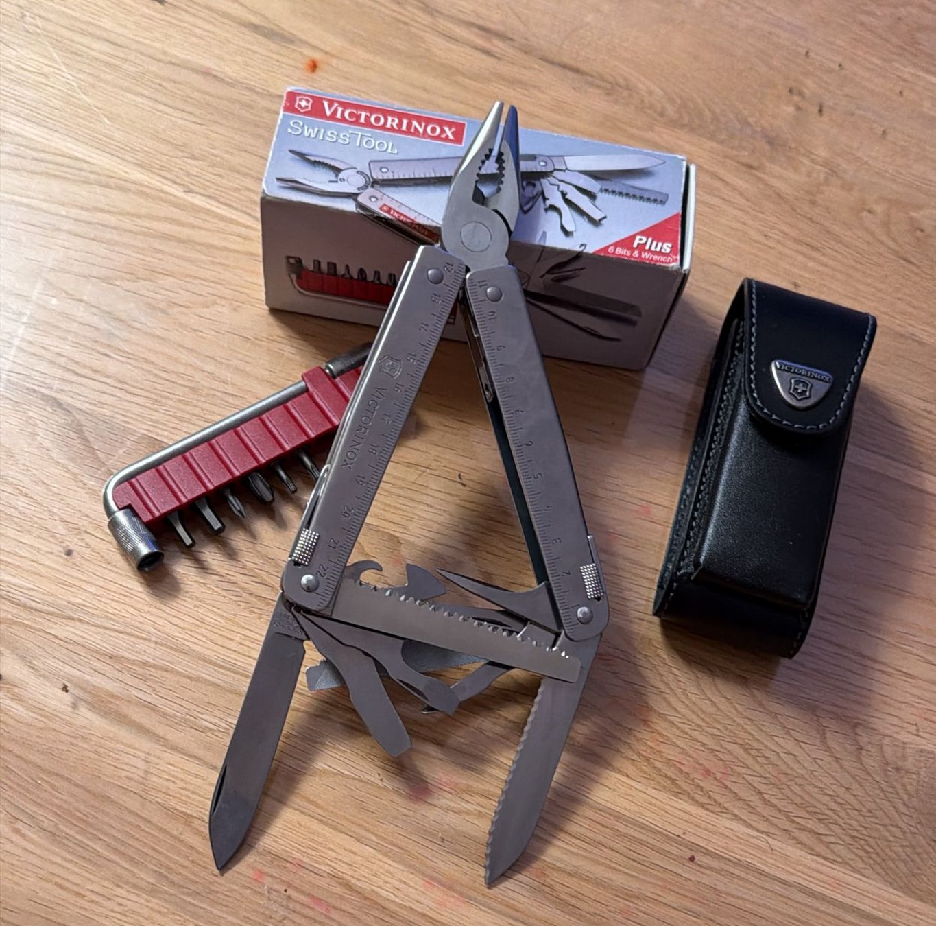 Victorinox Coltelli tascabile: VICTORINOX SWISSTOOL PLUS – Nuovo e nell'imballaggio originale da Zürich venduto da Frei-Occasionen 2