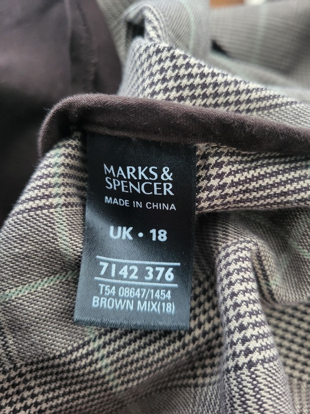 Cappotti: Trenchcoat von Marks & Spencer – Usato da Zweisimmen venduto da Adorable 5