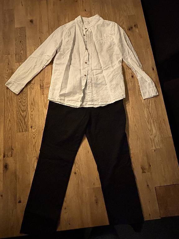 Lotti di vestiti: Bluse und Hosen – Usato da Fischbach-Göslikon venduto da joh_zzb6 1