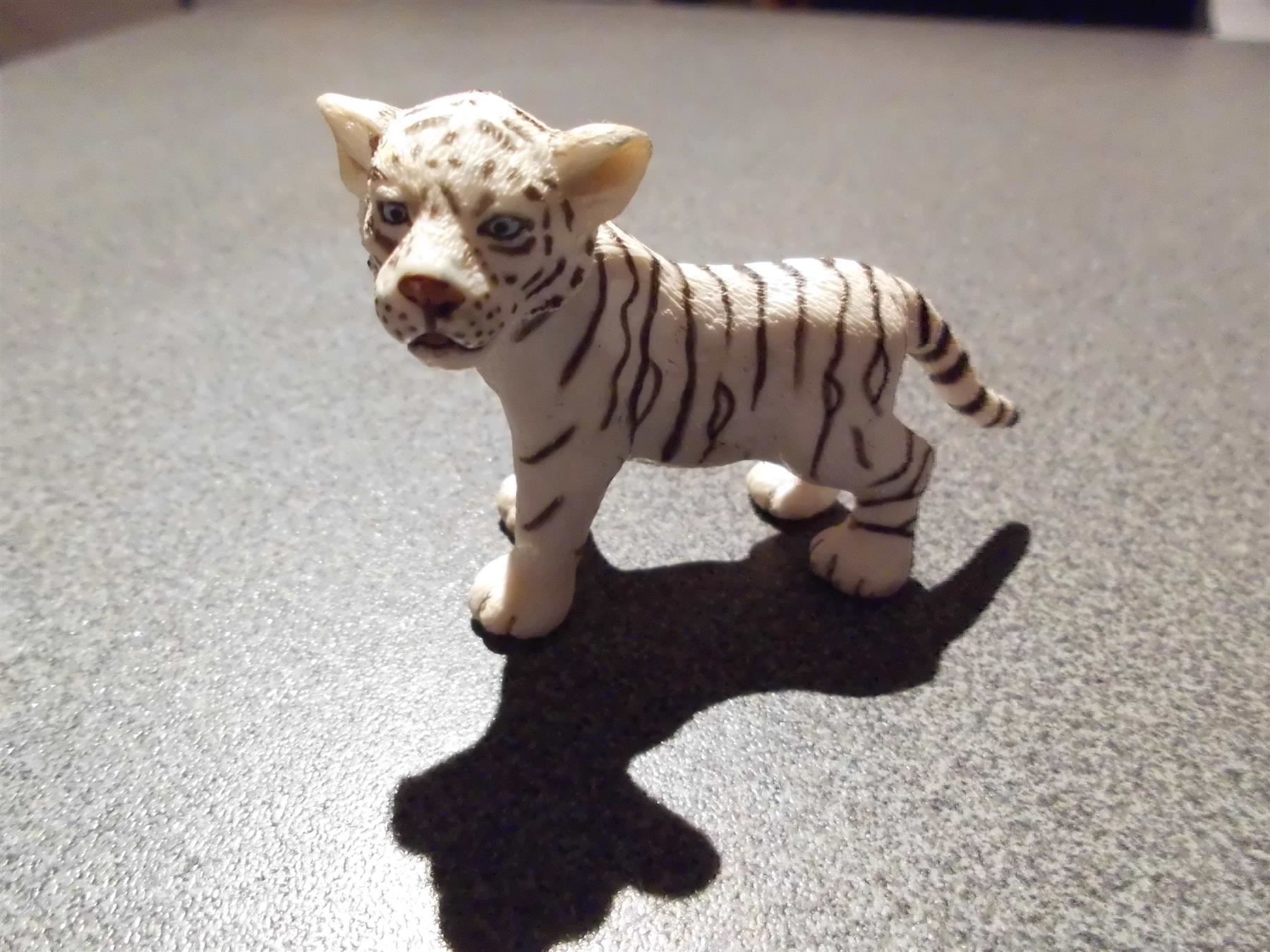 Jouets: Tiger weiss – D'occasion à Zürich par Motzkuh
