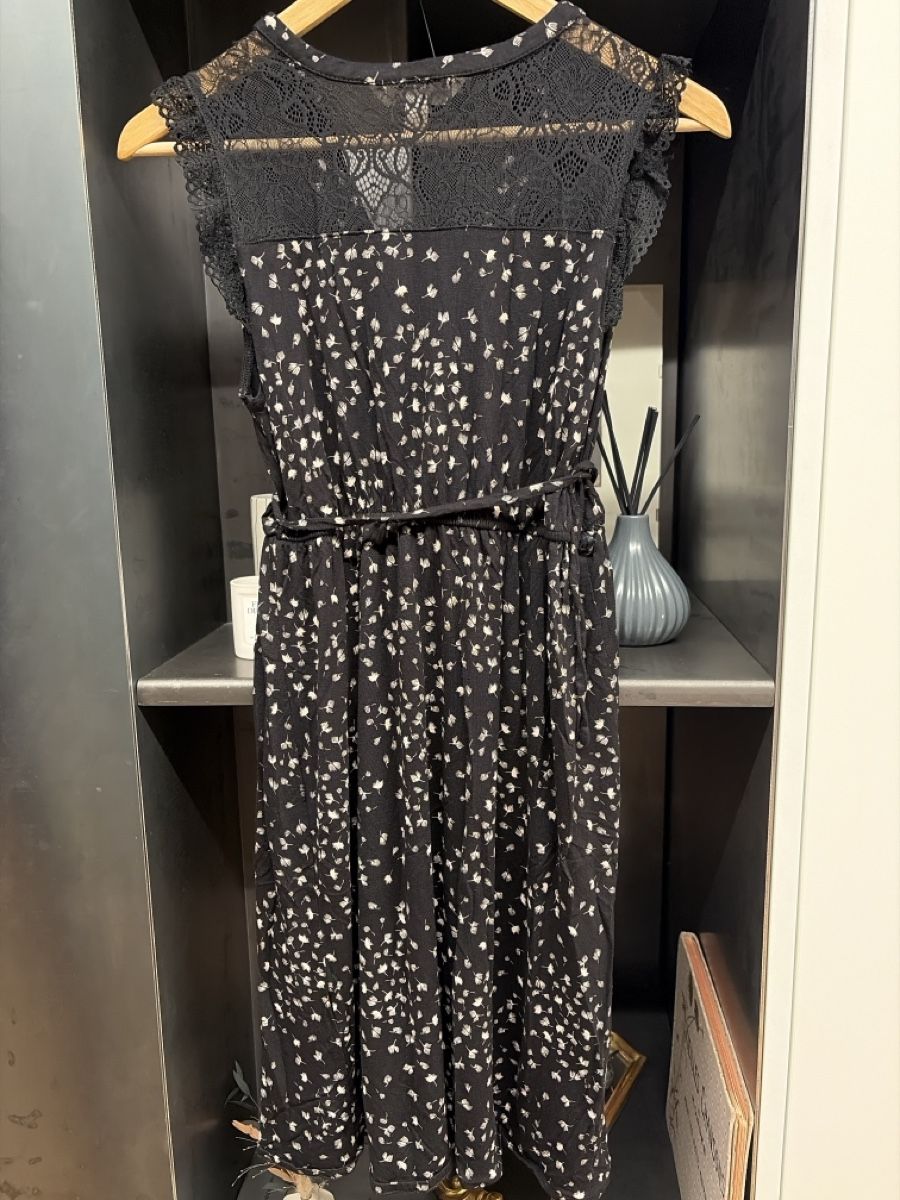 H&M Vestiti: Robe de grossesse H&M noire S – Usato da Küssnacht am Rigi venduto da amynilleuh 3