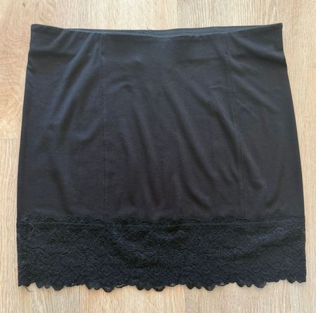 4211SE – Jupe M Essentiel – M