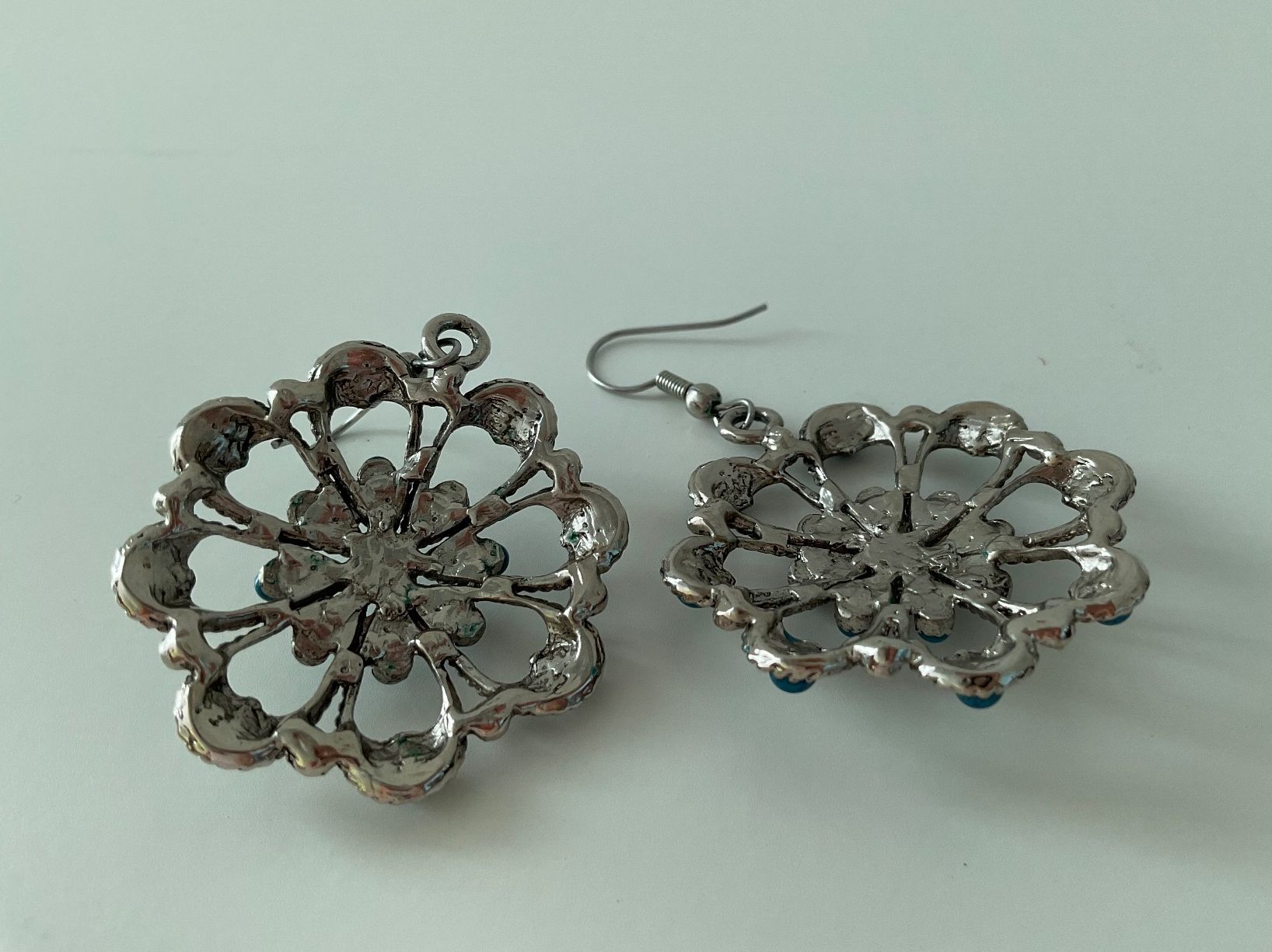 Ohrringe & -stecker: Vintage Blue & Silver Flower Earrings - Chic Style – Gebraucht aus Basel von cat_sq5m 1
