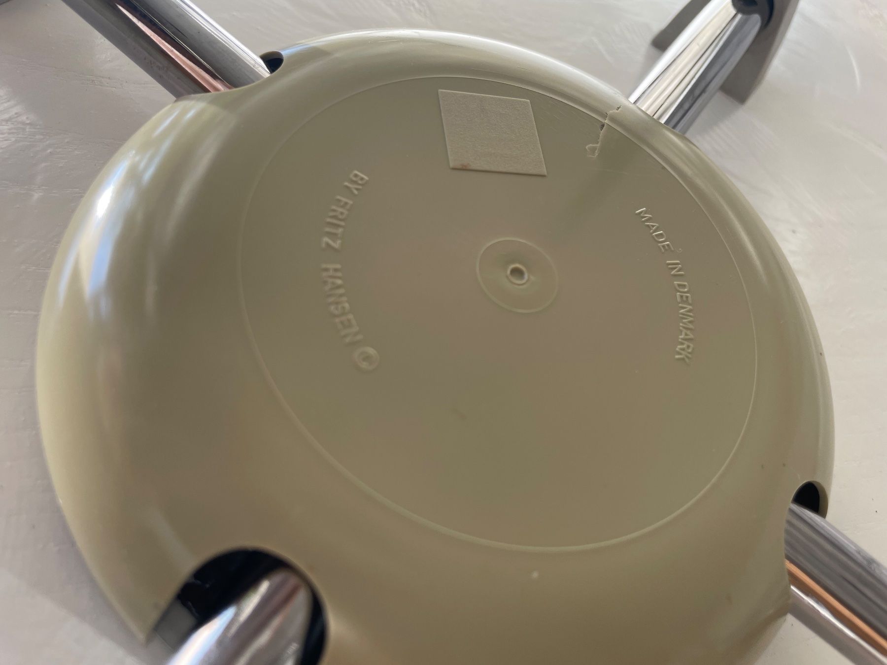 Fritz Hansen Sedie: Fritz Hansen Stühle weiss – Usato da Wiesendangen venduto da Blupics 6