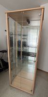 Vitrine aus Glas und Holz (Buche) mit Beleuchtung –
