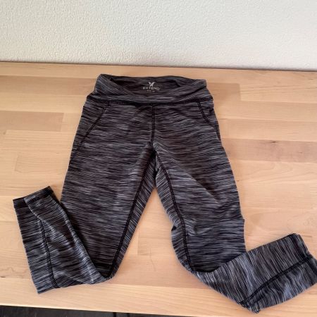 ASICS Kinder Sport Leggings Grösse 128 neuwertig