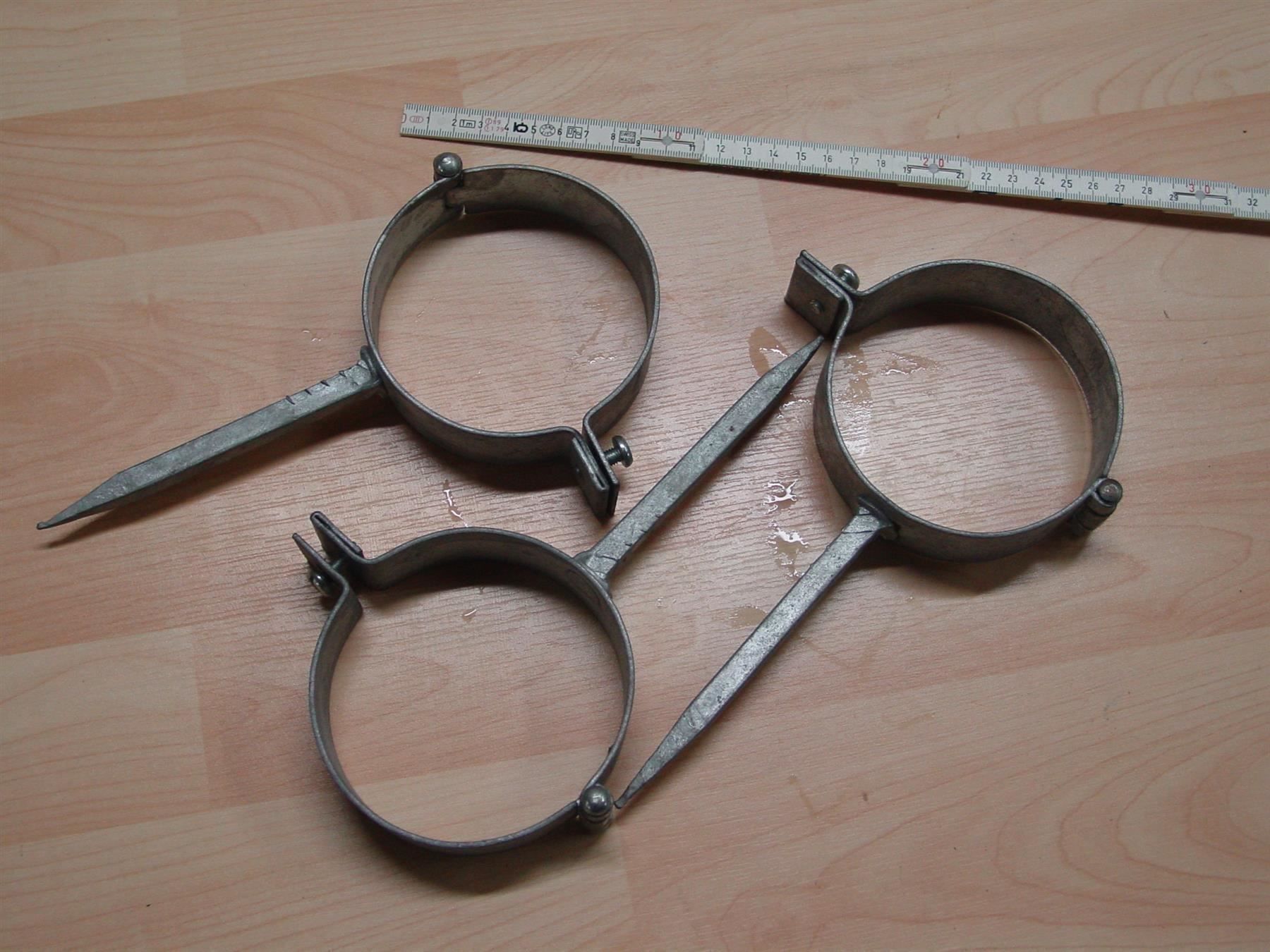 Altri materiali da costruzione: Ablaufrohr Schellen verzinkt 100 mm – Nuovo (secondo la descrizione) da Rothrist venduto da heinrich1966