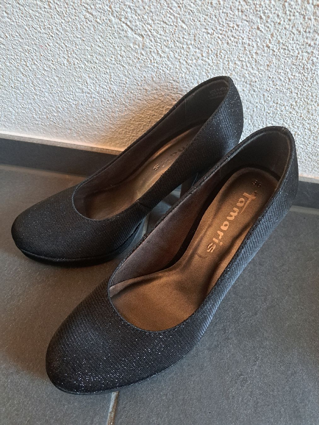 Tamaris Damenschuhe: Tamaris Pumps schwarz glitzernd Gr. 36  – Gebraucht aus Zell LU von starlight_