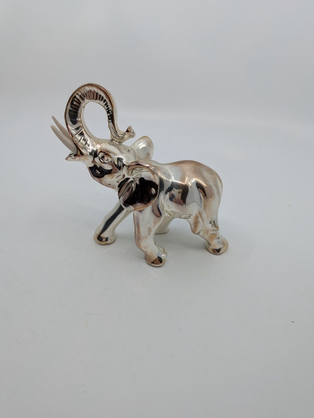 Statuette: Silberfarbener Elefant – Usato da Emmen venduto da magelan 3