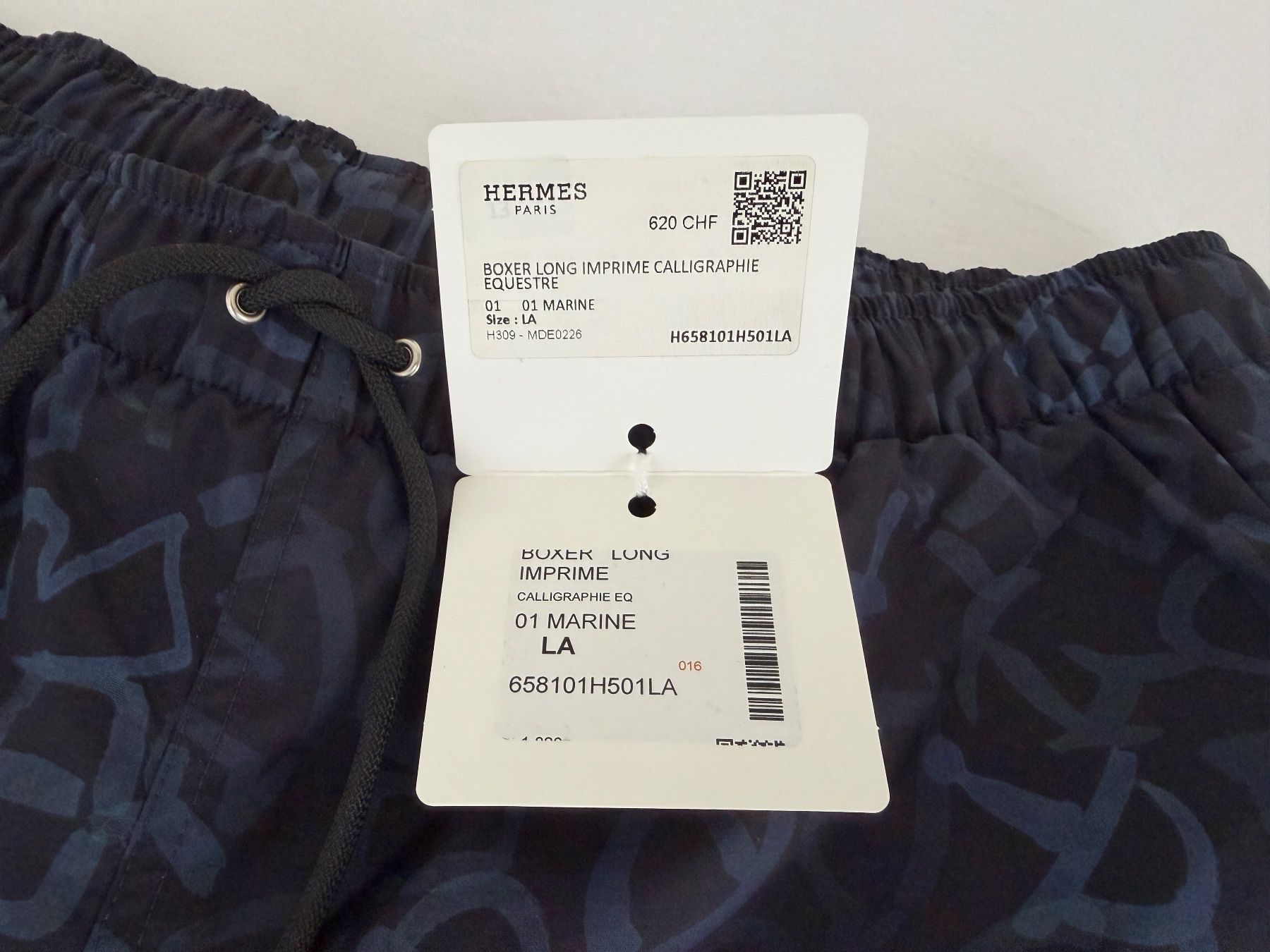 Hermès Badehosen: Hermès Badehose Imprime Calligraphie Equestre – Neu und originalverpackt aus Pfäffikon SZ von Redwulf34 4