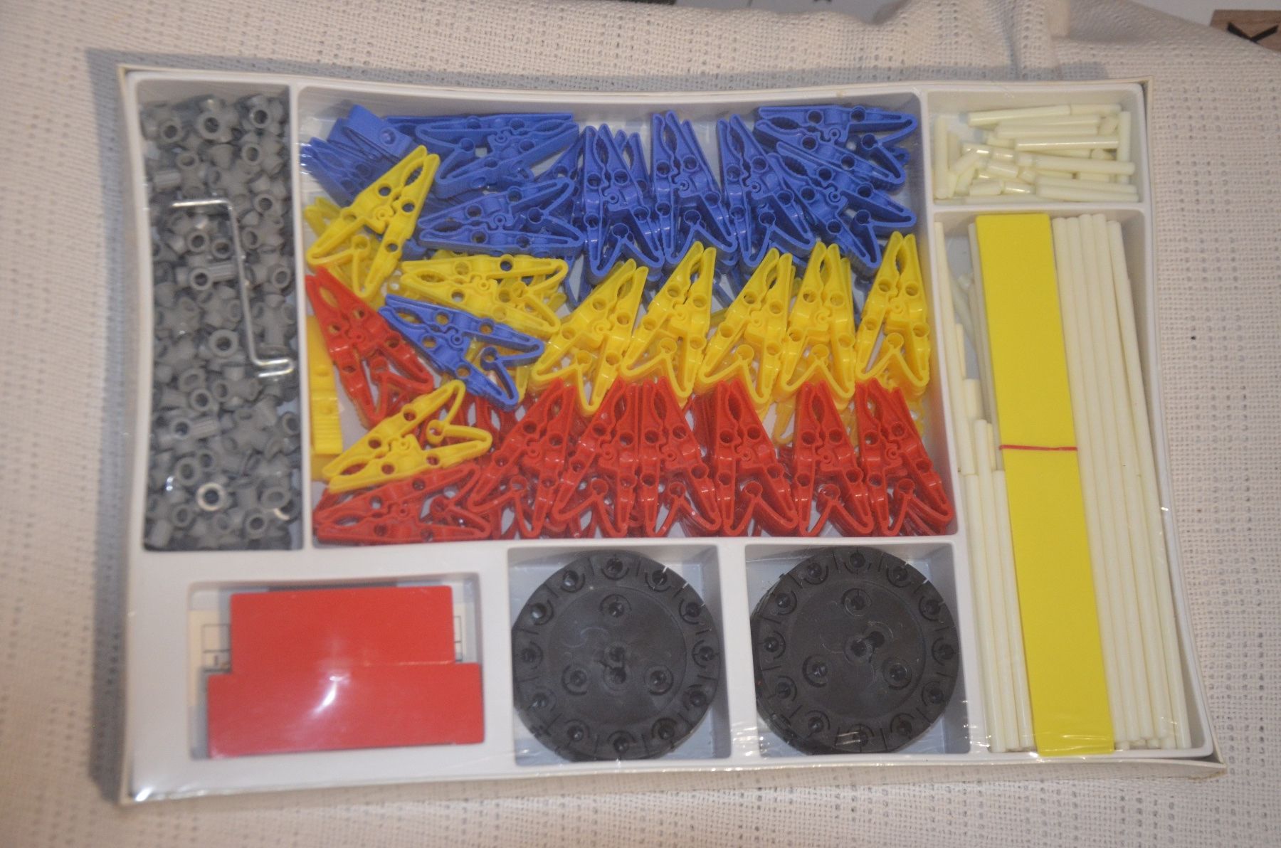Giocattoli: JEUX - SPIEL - NEU – Nuovo e nell'imballaggio originale da Chiasso venduto da Dolly015 1