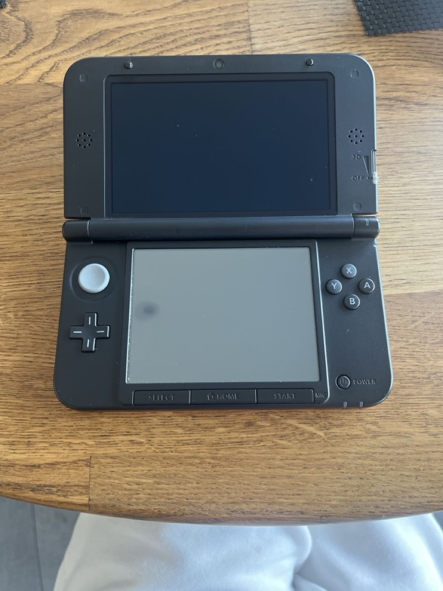 Nintendo Console: Nintendo 3DS XL SUPER SMASH BROS Édition – Usato da Vétroz venduto da jer_xgh6 1