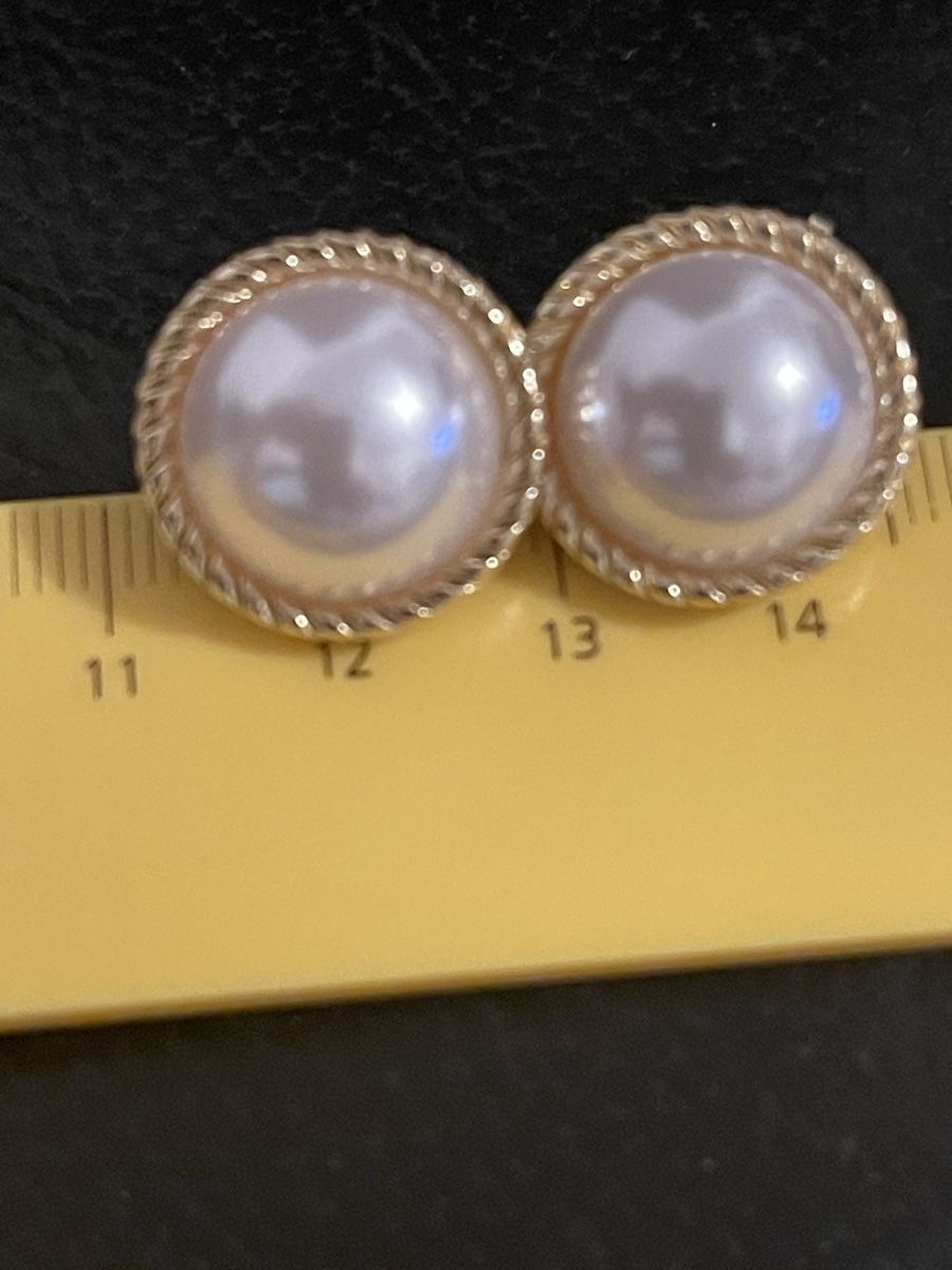 Orecchini pendenti & Orecchini a lobo: Jolis clips vintage plaquée jaune et perles – Nuovo (secondo la descrizione) da Kloten venduto da Vermicelles 5