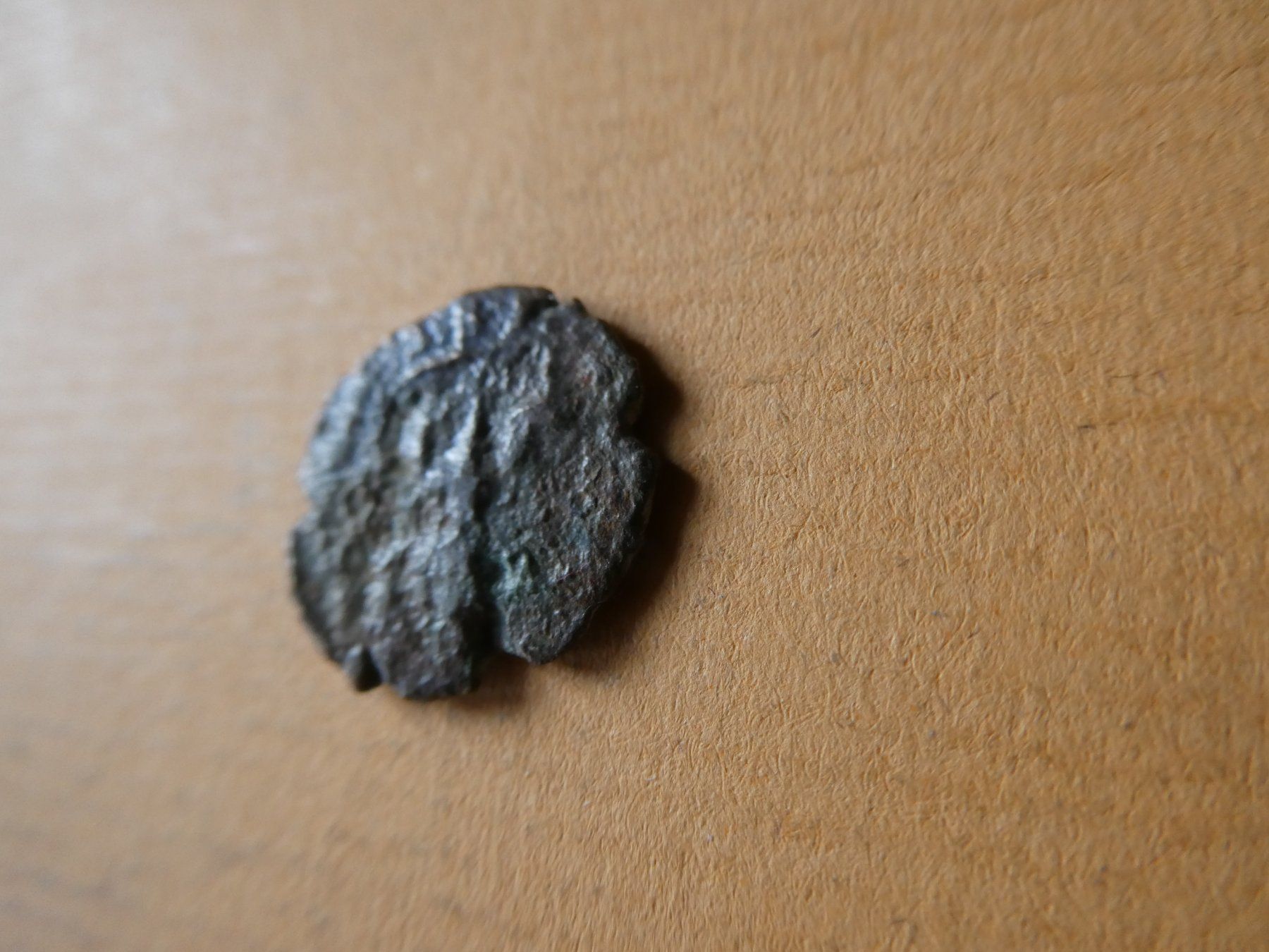 Alle Münzen: uralte Bronzemünze 15 mm     1.63 g – Gebraucht aus Hinterforst von Rohusri 3