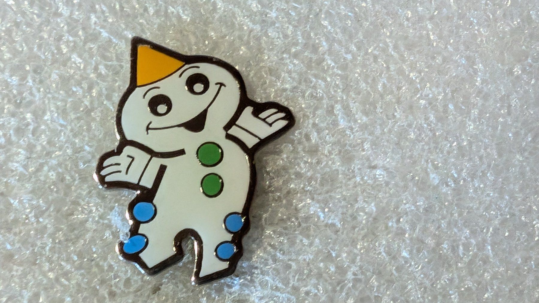 Plaketten & Abzeichen: Ansteckpin 228: Maga Bio – Gebraucht aus Oppligen von Pin-Fall-Shop