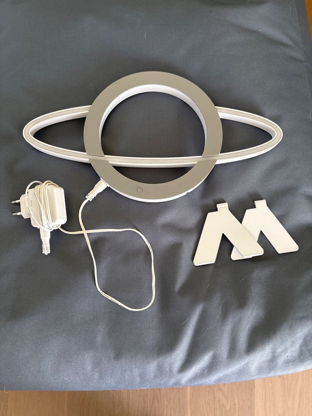 Ikea Lampade: LED Ringlampe Saturn inklusive Kabel – Usato da Meggen venduto da Sternenhi7 1