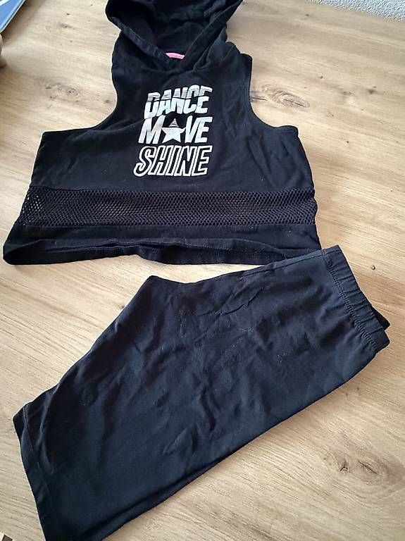 Lotti & Set di vestiti: Ensemble taille 146 – Usato da La Chaux-de-Fonds venduto da Sabinchenn 2