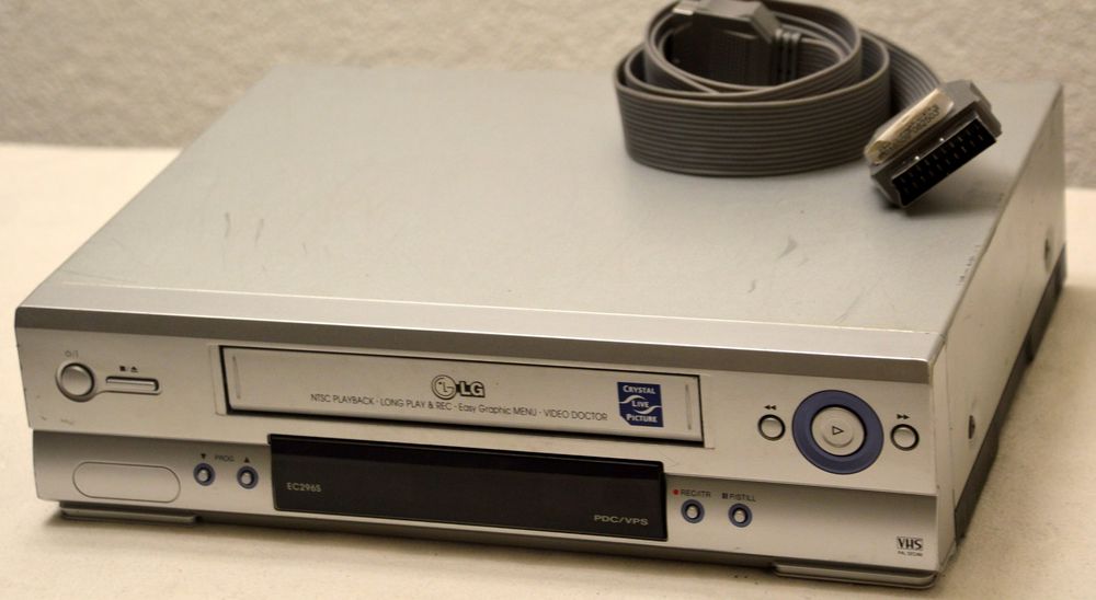 Videorecorder / magnétoscope VHS LG EC296S