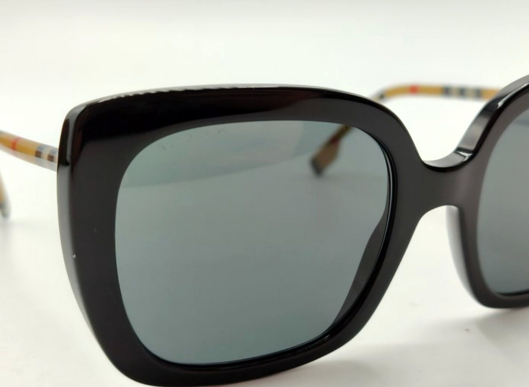Burberry Brillen & Gläser: Burberry - B 4323 - Sonnenbrille,neu – Neu und originalverpackt aus Bad Ragaz von Coma.67 5