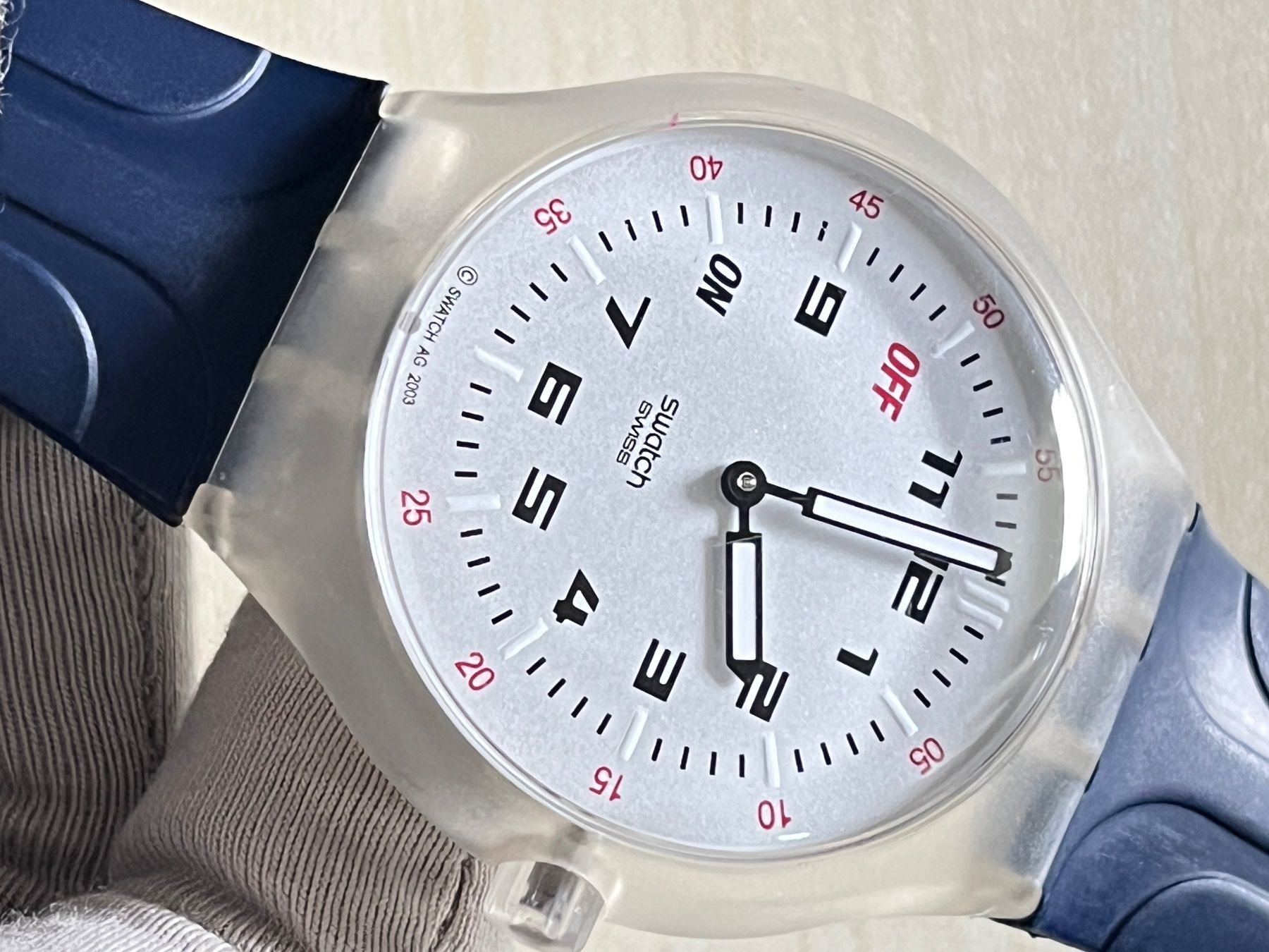 Swatch Montres: Swatch Uhr, ON/OFF Design, Top Zustand – D'occasion à Grenchen par chththl 3