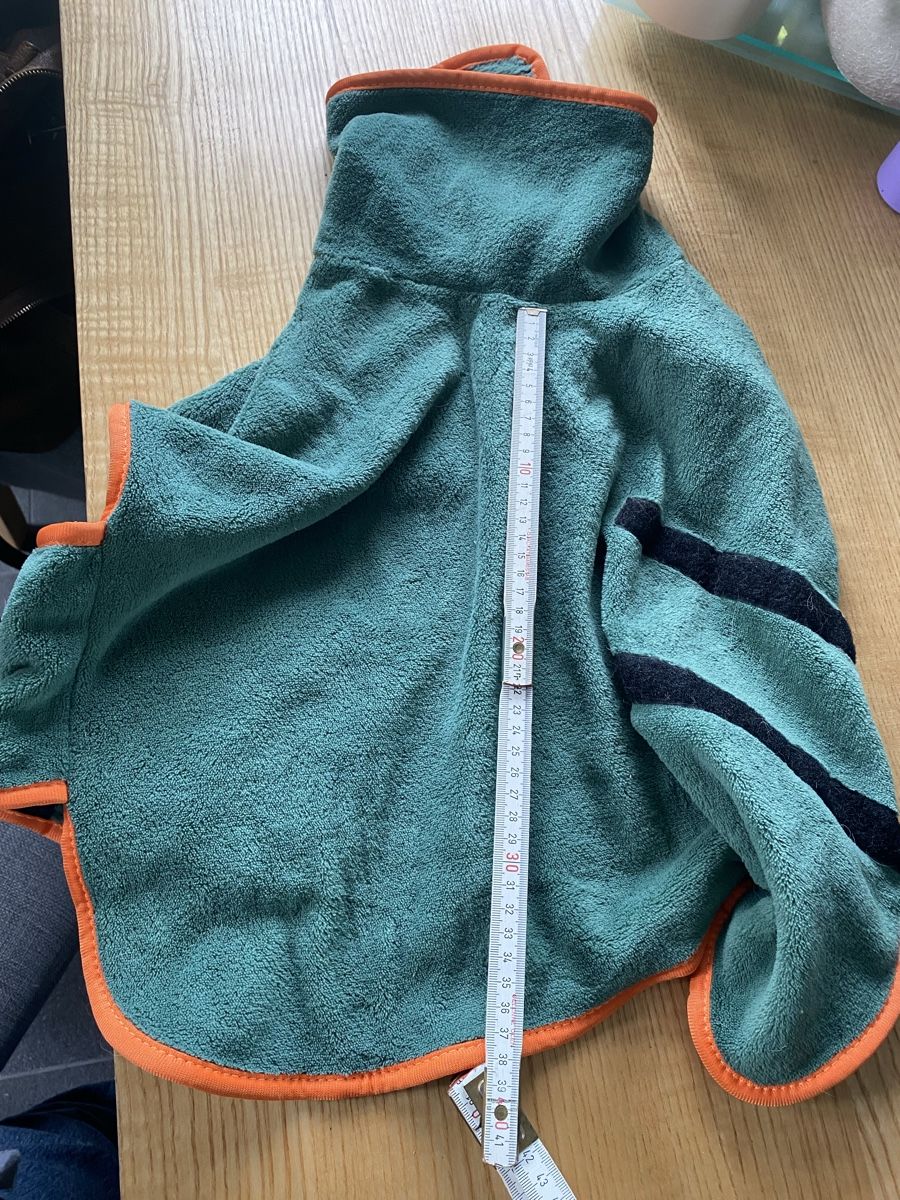 Abbigliamento: Faserpelz Hundemantel Grösse 35cm – Usato da Oberrindal venduto da Saxana33