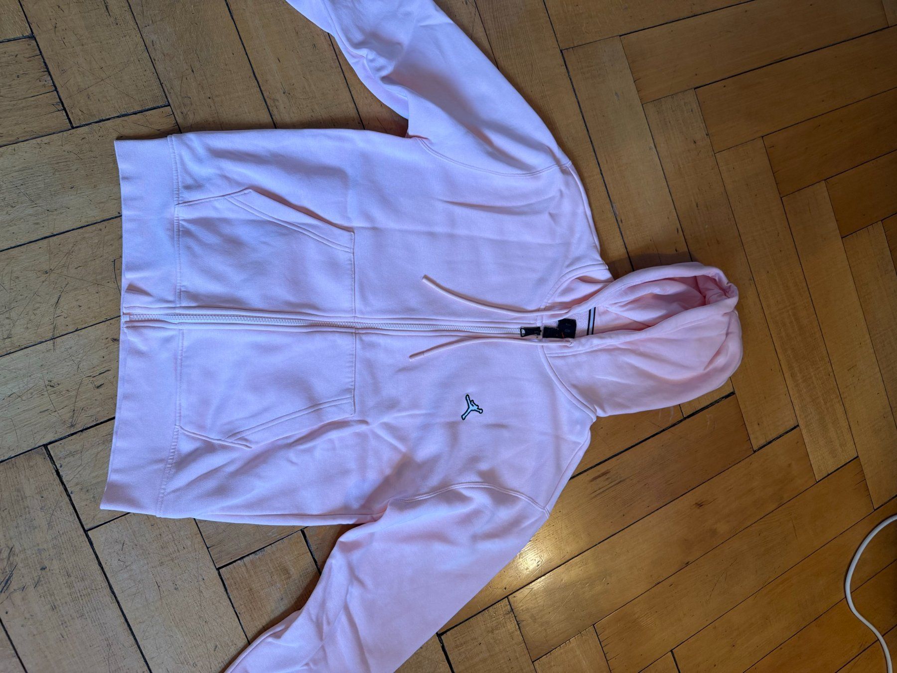 Lotti di vestiti: Ensemble Jordan rose veste zippée et short – Usato da Genève venduto da rij_7zrr 1