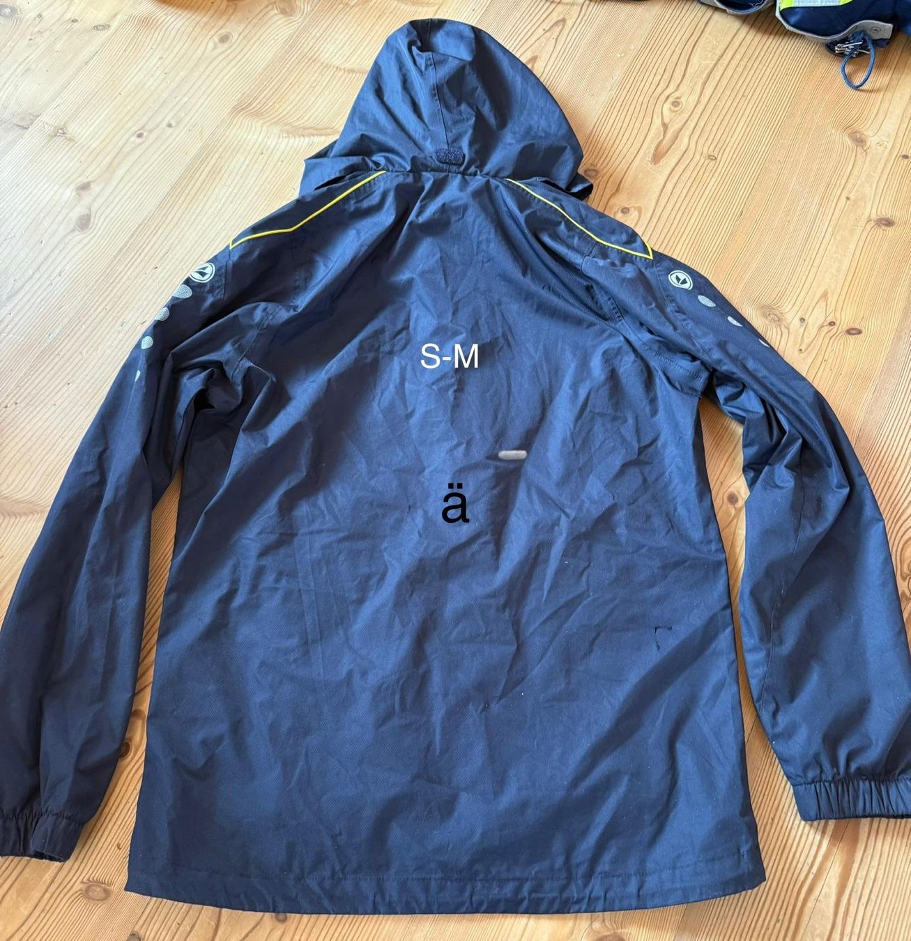 Giacche: Jacke – Usato da Flawil venduto da Stella_3 1