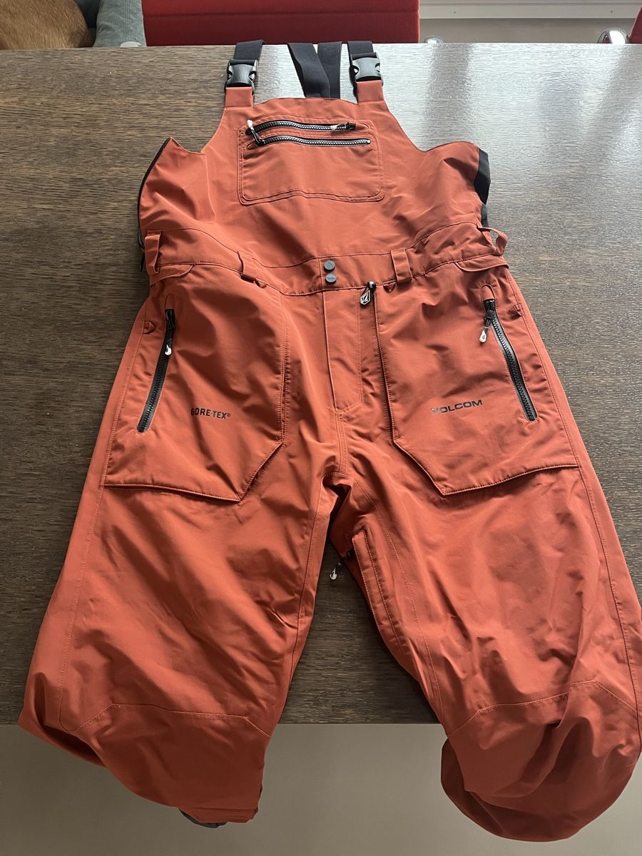 Completi: Wunderschöner, neuer Volcom Snowboardanzug 2-teilig – Nuovo (secondo la descrizione) da Solothurn venduto da Bagi1989