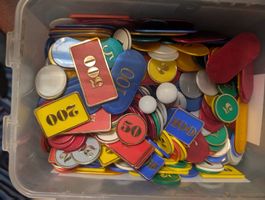 Roulette Kessel mit Chips und Matte