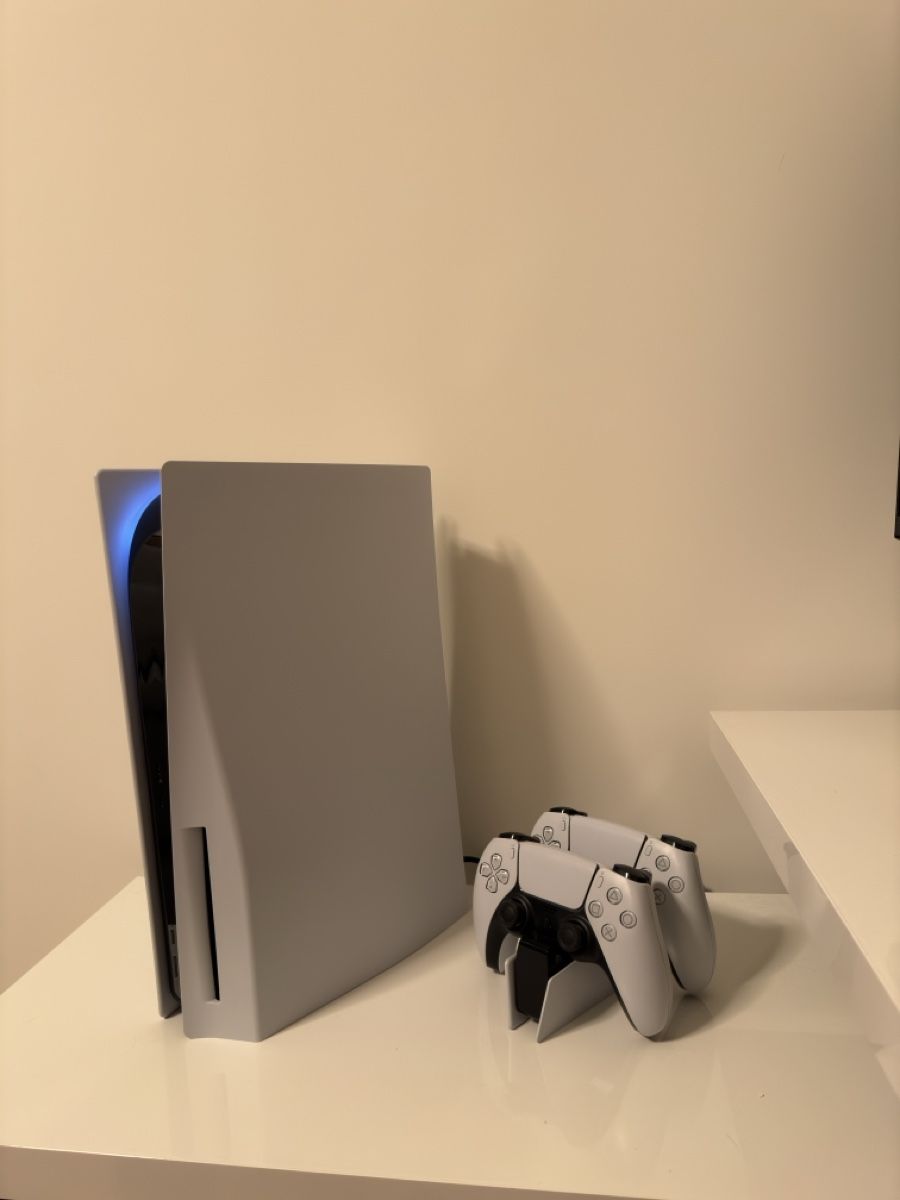 Sony Konsolen: PS5 Gaming Setup – Gebraucht aus Wädenswil von  1