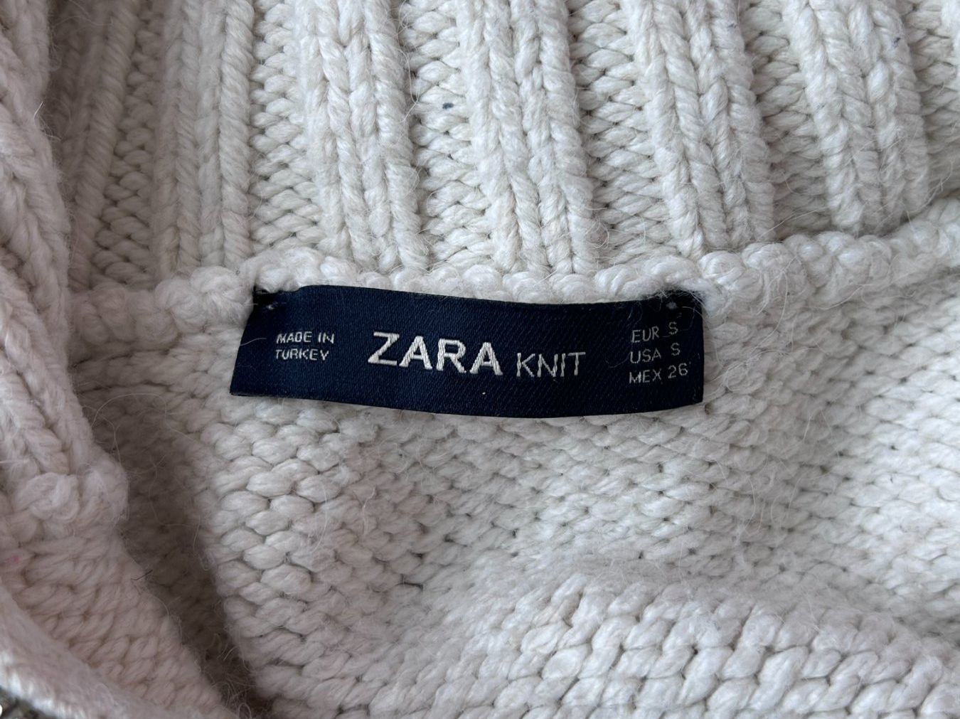 Zara Maglioni & Felpe: Zara Zip-Up Pullover – Usato da St. Gallen venduto da look-twice 3