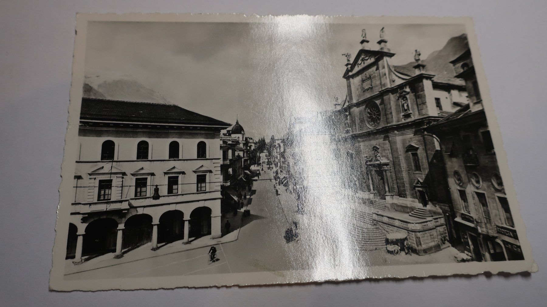 Cartoline postali: Bellinzona - Piazza della Collegiata – Usato da Cormoret venduto da Pascalll2001 1