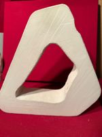Déco originale: Sculpture triangle en gips parfait!