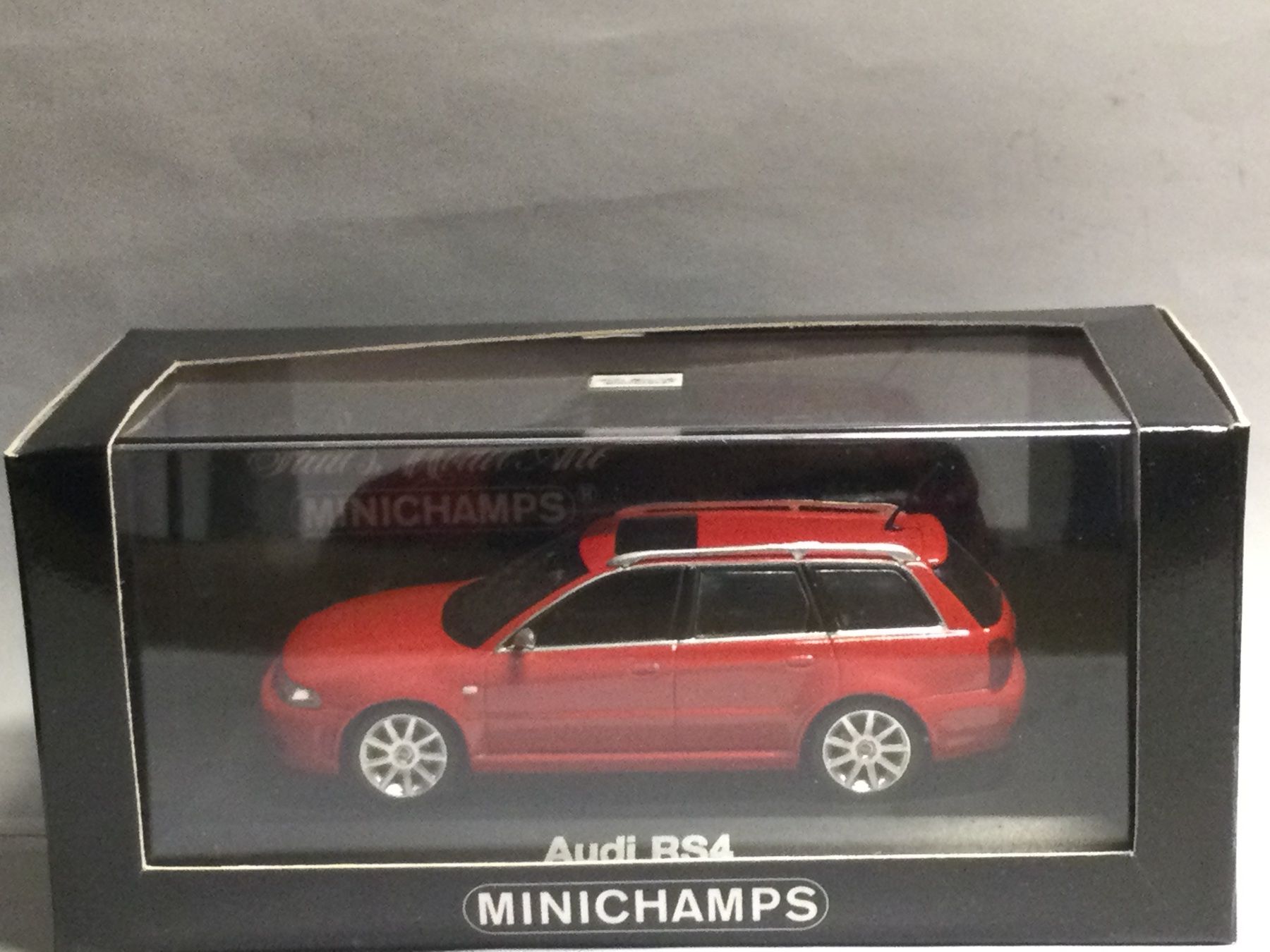 Audi Modellautos: Minichamps 1:43 Audi RS4 Rot 2000 – Gebraucht aus Herisau von cacamarena09 7