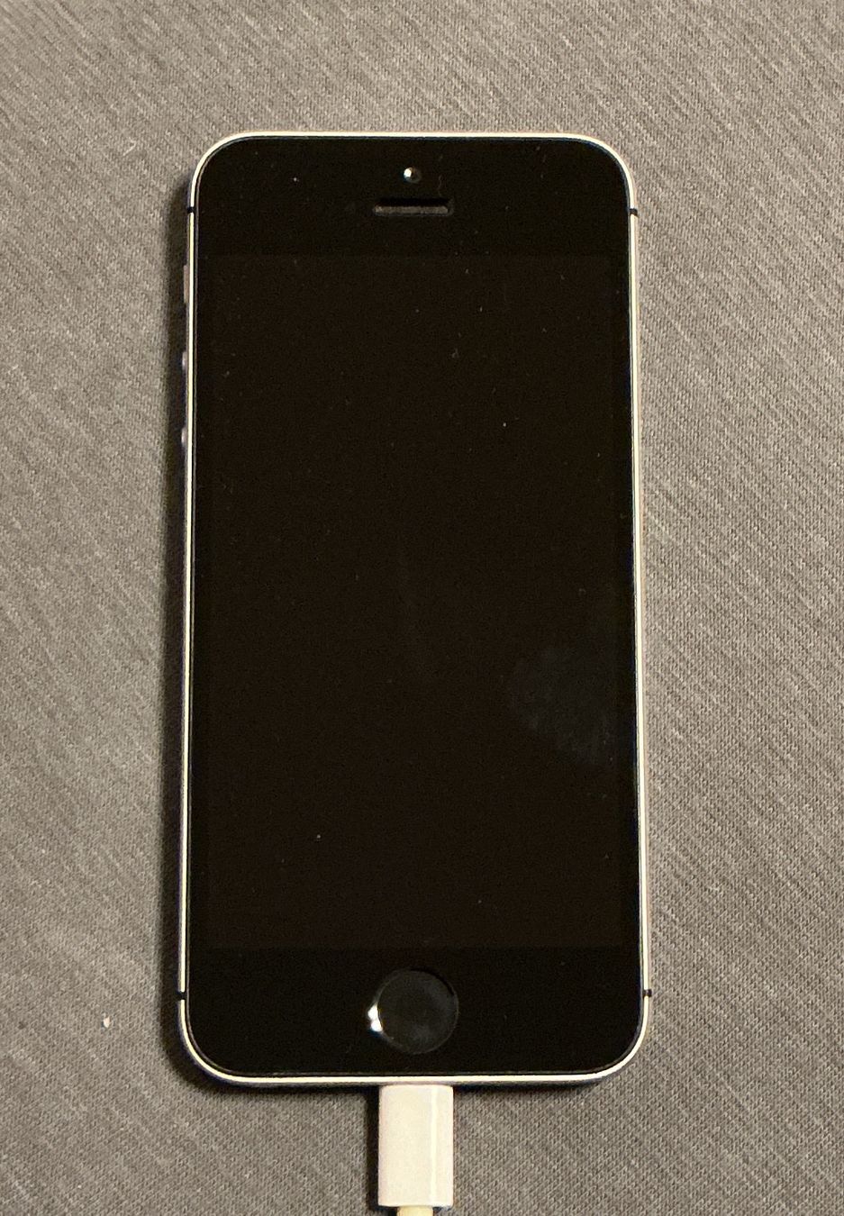 Apple Handys / Smartphones: iPhone SE 1 Gen – Gebraucht aus Wetzikon ZH von ga3737 2