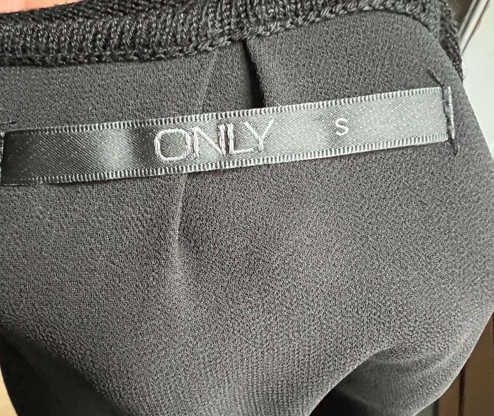 Only Maglioni & Felpe: ONLY Pullover 🖤 – Usato da zürich venduto da vintage12 6