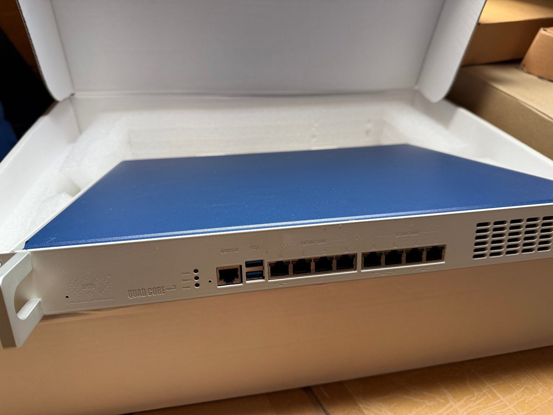 Opnsense Pare-feu: Deciso PFS19004R - OPNsense - Quad Core Gen3 SSD Rack – D'occasion à Zürich par onlime 6