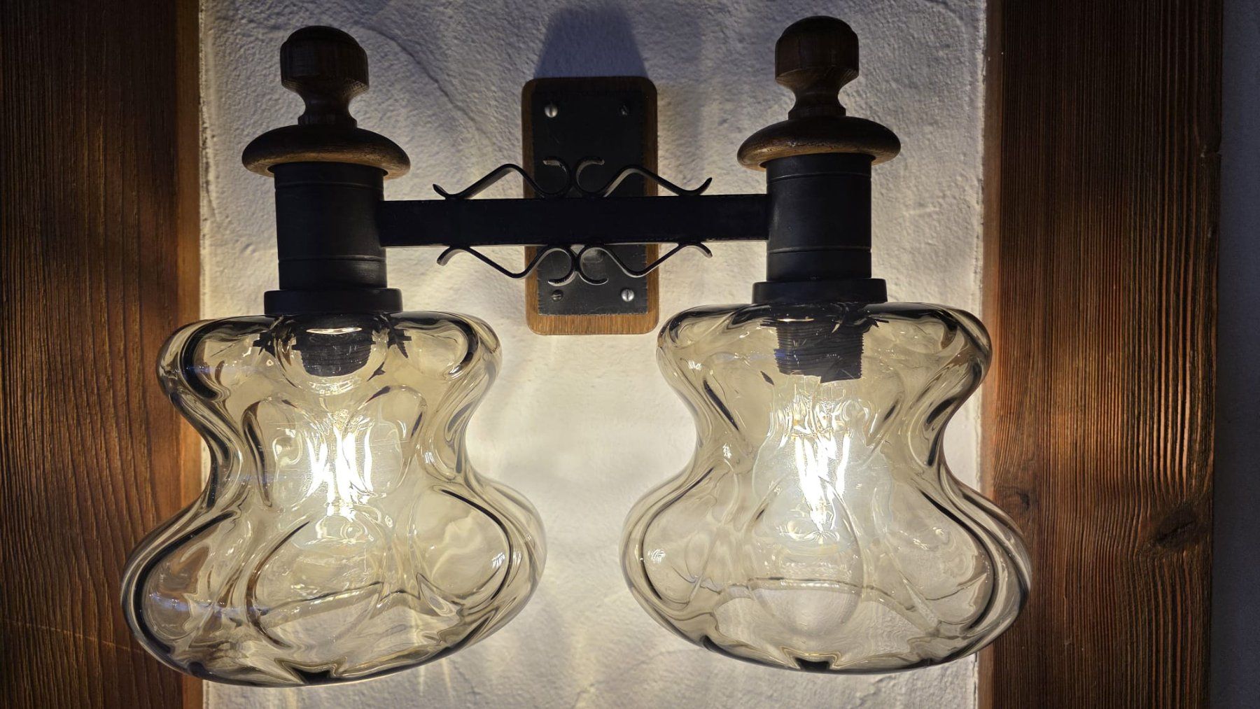 Lampade: Restposten Rustikale Wandlampen – Usato da Giswil venduto da Zumdesign